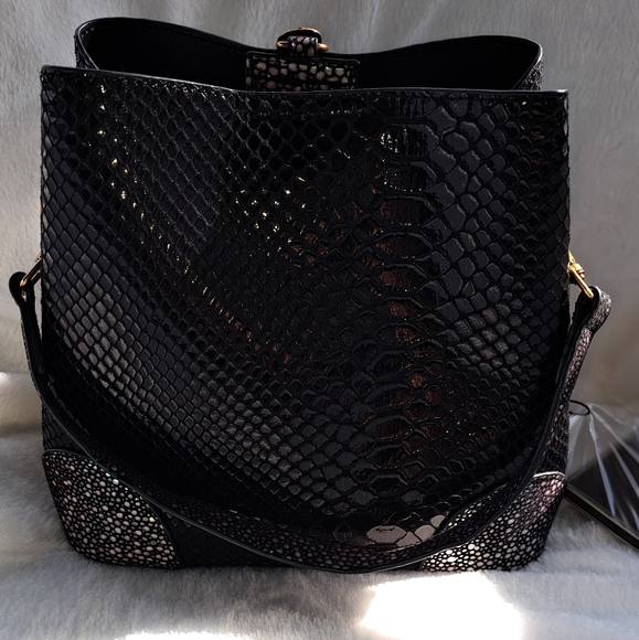 NWT TRENDY Bucket Bag - Picture 4 of 10